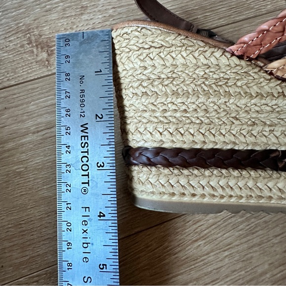 Italian summer wedge. Size 40, platform sandal in browns. Great condition - Picture 2 of 8